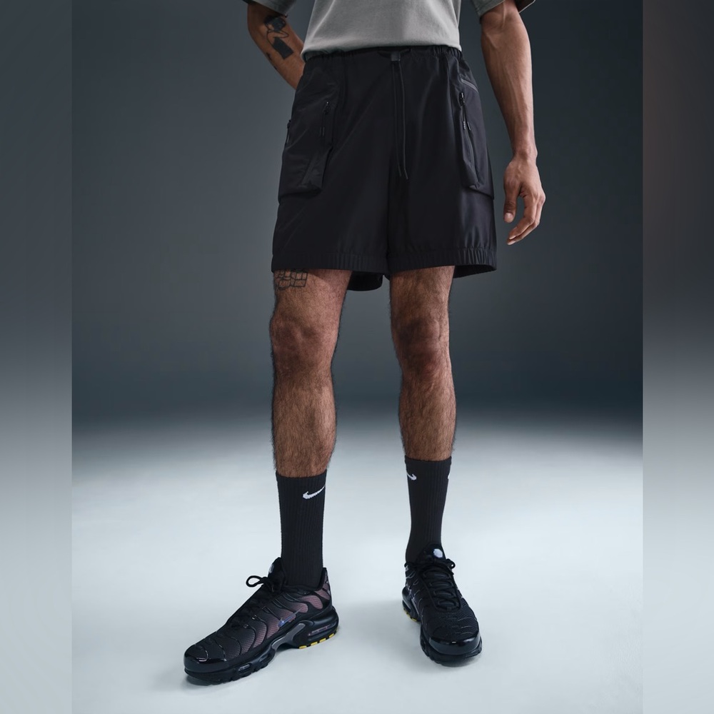 Nike Men's Black Athletic Cargo Shorts